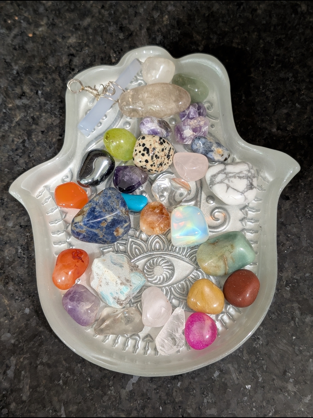 Hamsa Plate And 30 Gems With One Pendant
